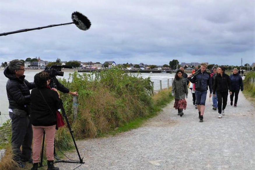 INTERVIEW DE PATRICIA BARDON, LA RÉALISATRICE DE NANA ET LES FILLES DU BORD DE MER…