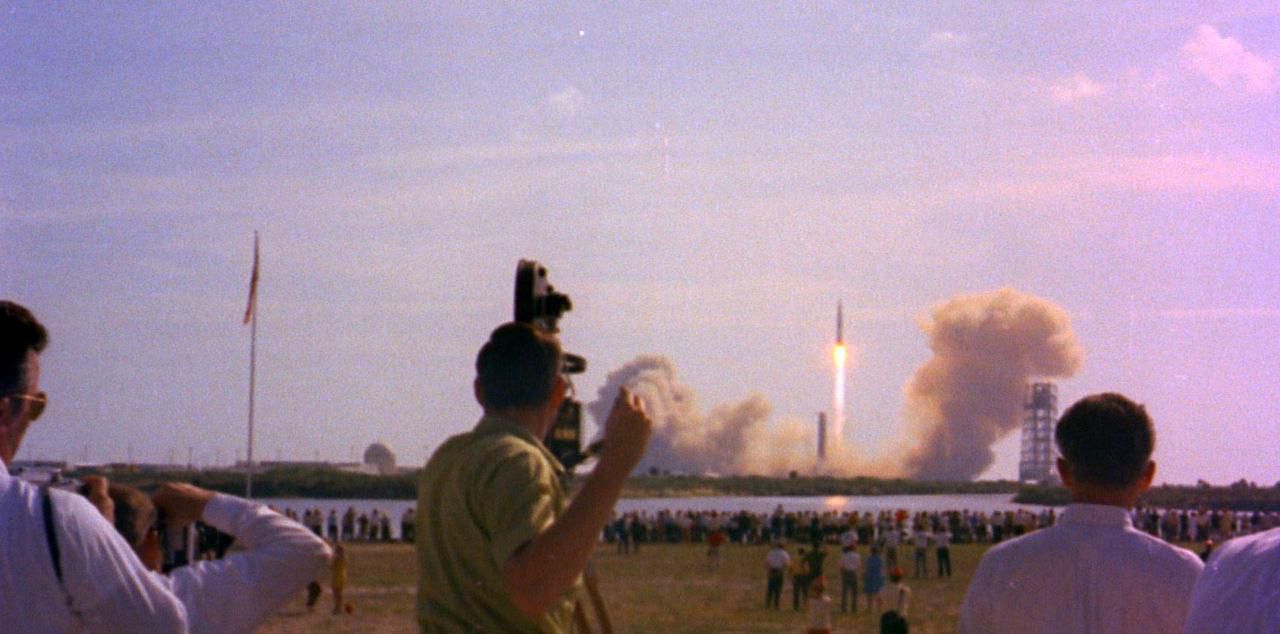 01 apollo.jpg (94 KB)